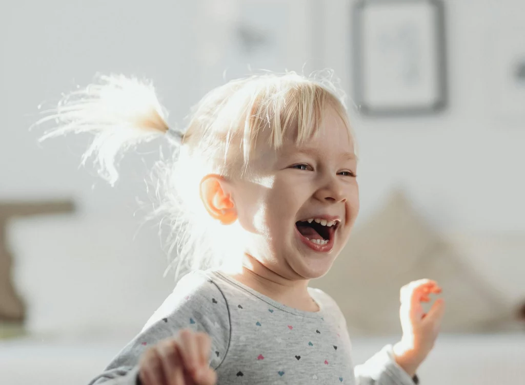 Kleinkind schreit Nein